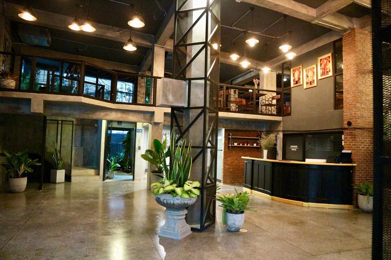 Hugnur Hostel And Coffee Chiang Mai Zewnętrze zdjęcie