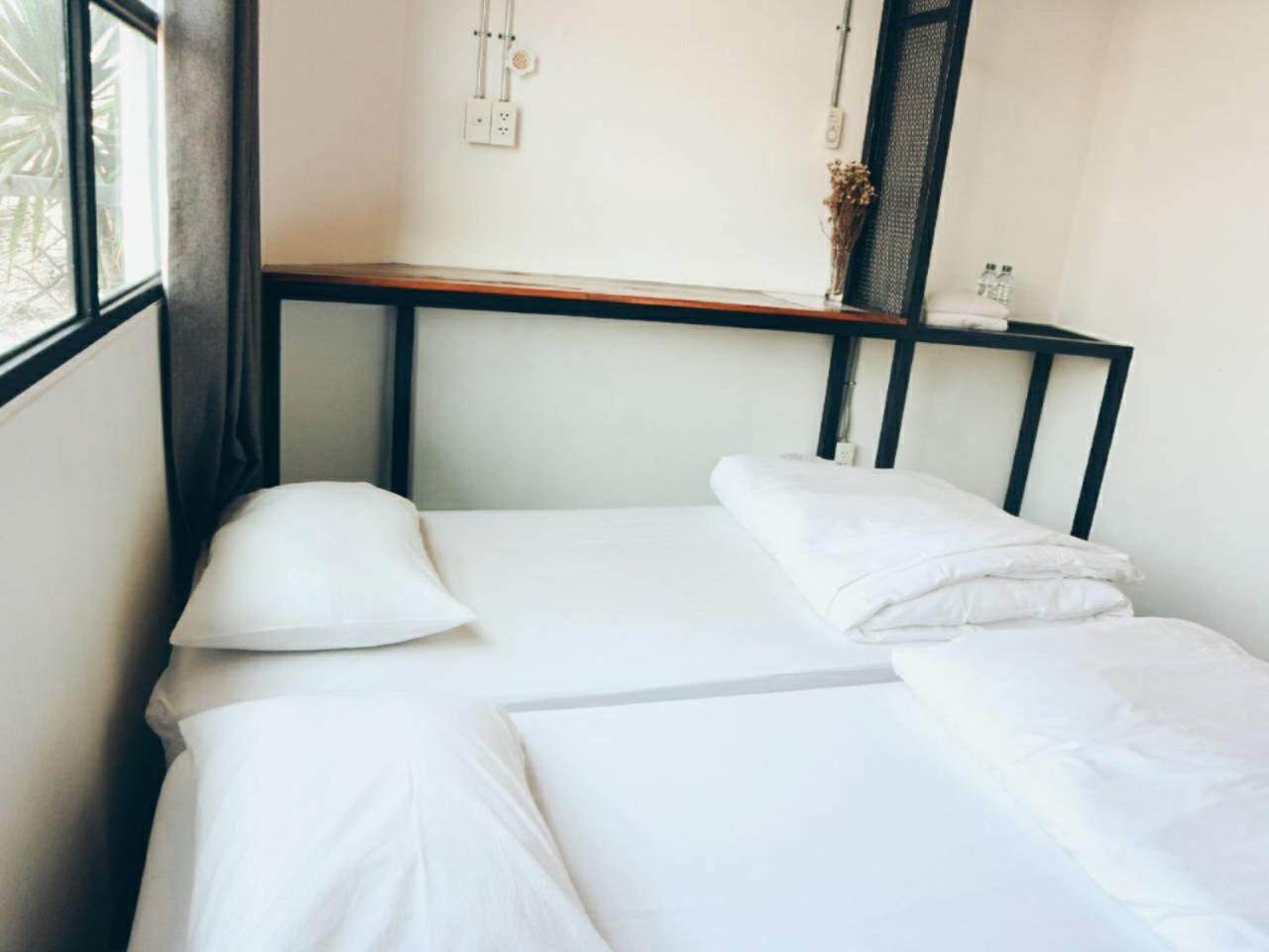 Hugnur Hostel And Coffee Chiang Mai Zewnętrze zdjęcie