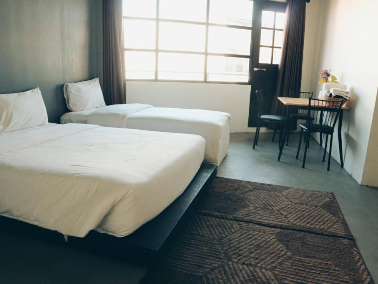 Hugnur Hostel And Coffee Chiang Mai Zewnętrze zdjęcie