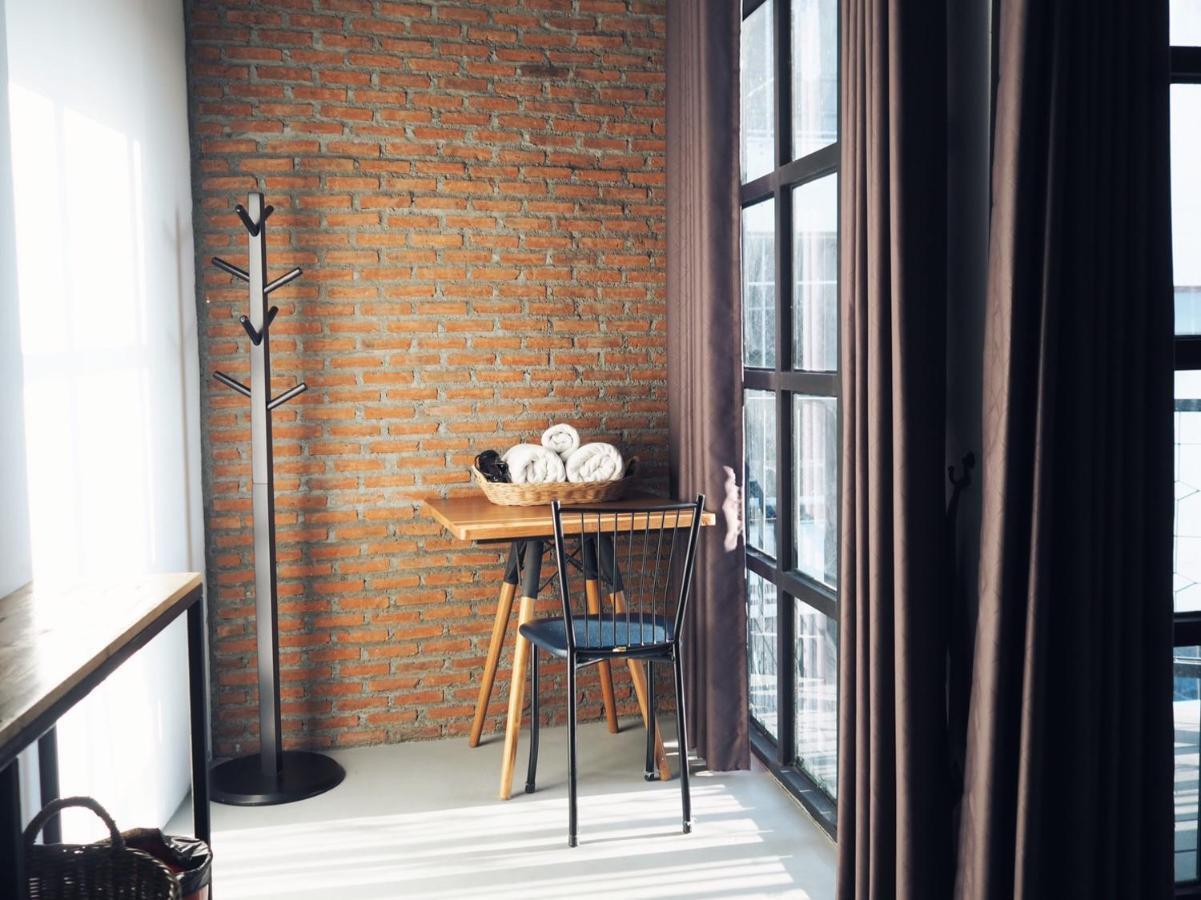 Hugnur Hostel And Coffee Chiang Mai Zewnętrze zdjęcie